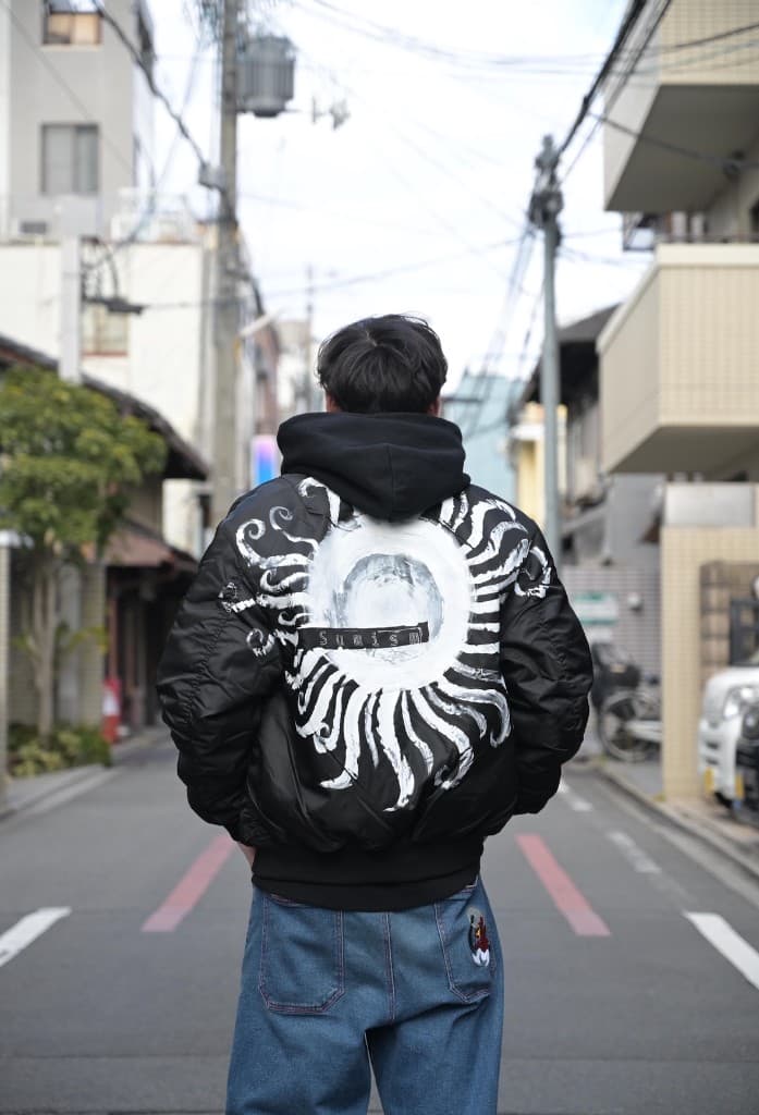 路地ロケ — ペイントジャケット