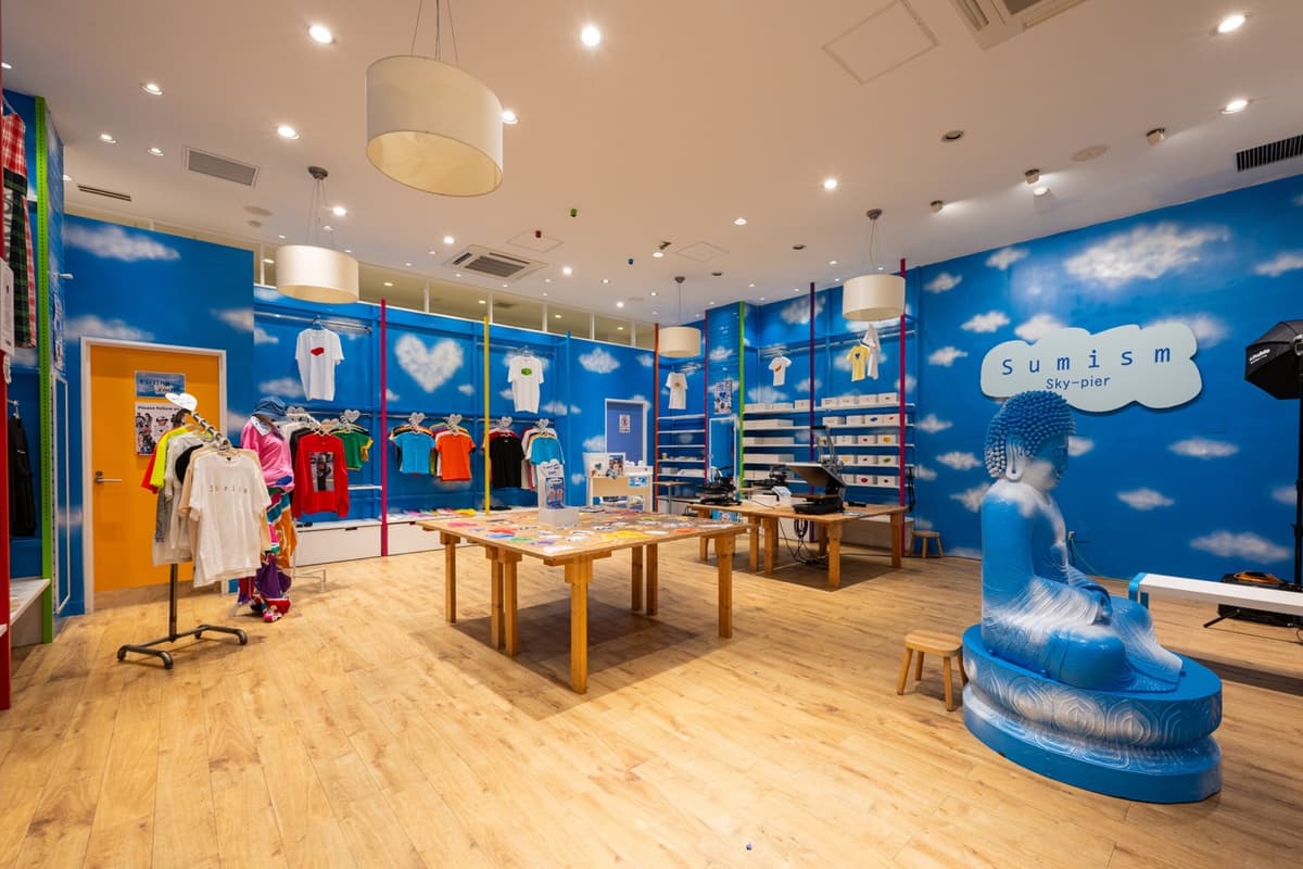 Sky-pier 店内全景と青空大仏